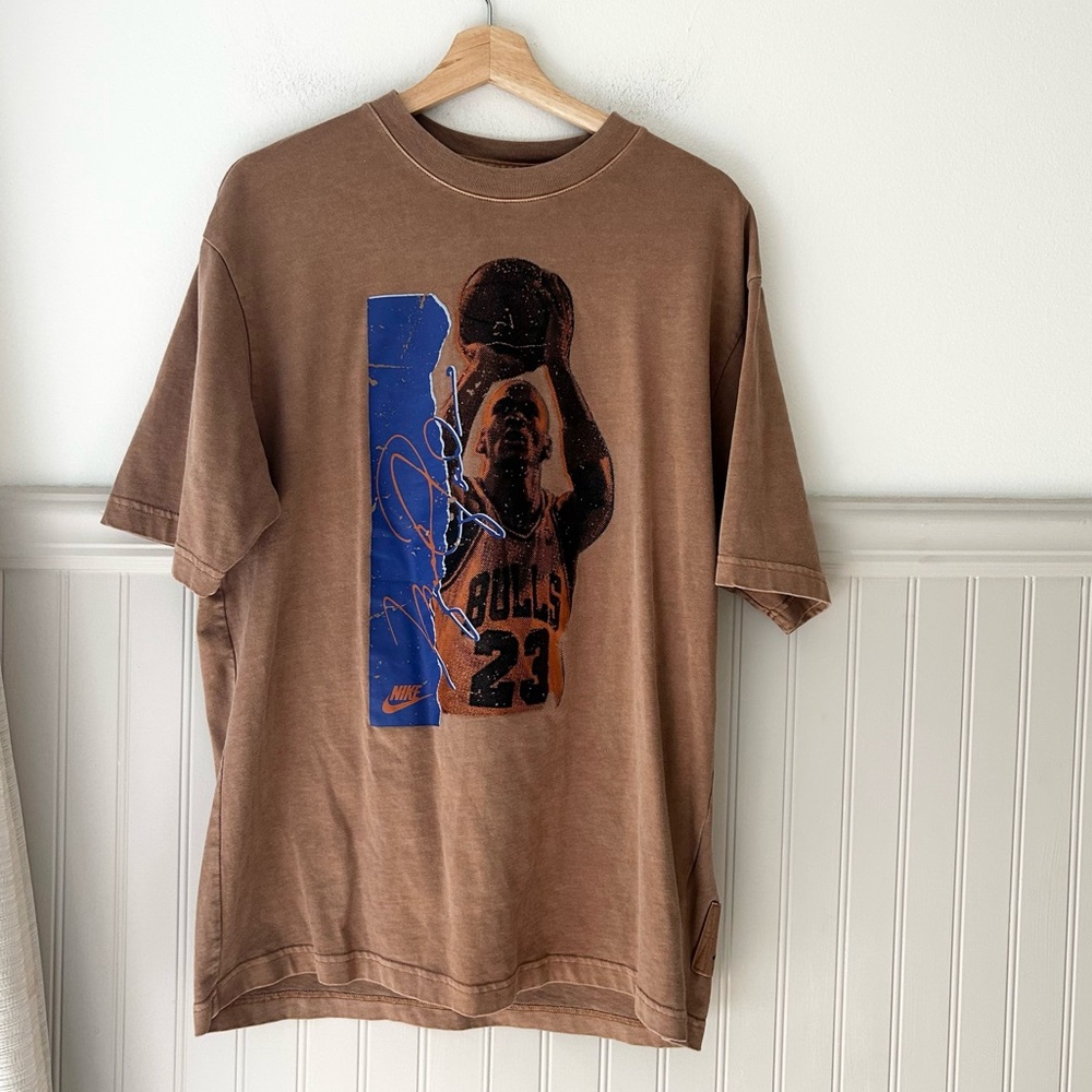 Men’s Jordan Flight Heritage 85 Tan Size Medium Tee Shirt